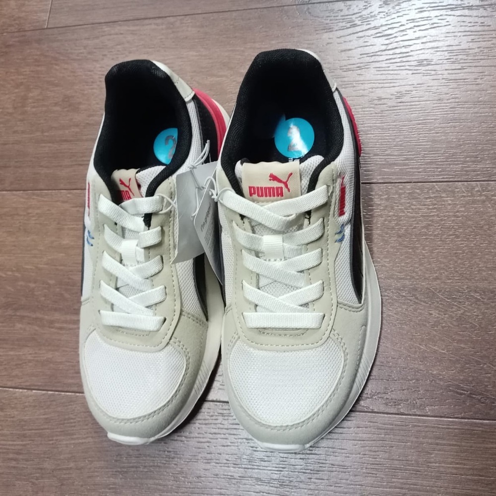 Puma Sneakers